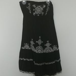 Black white embroidered dress